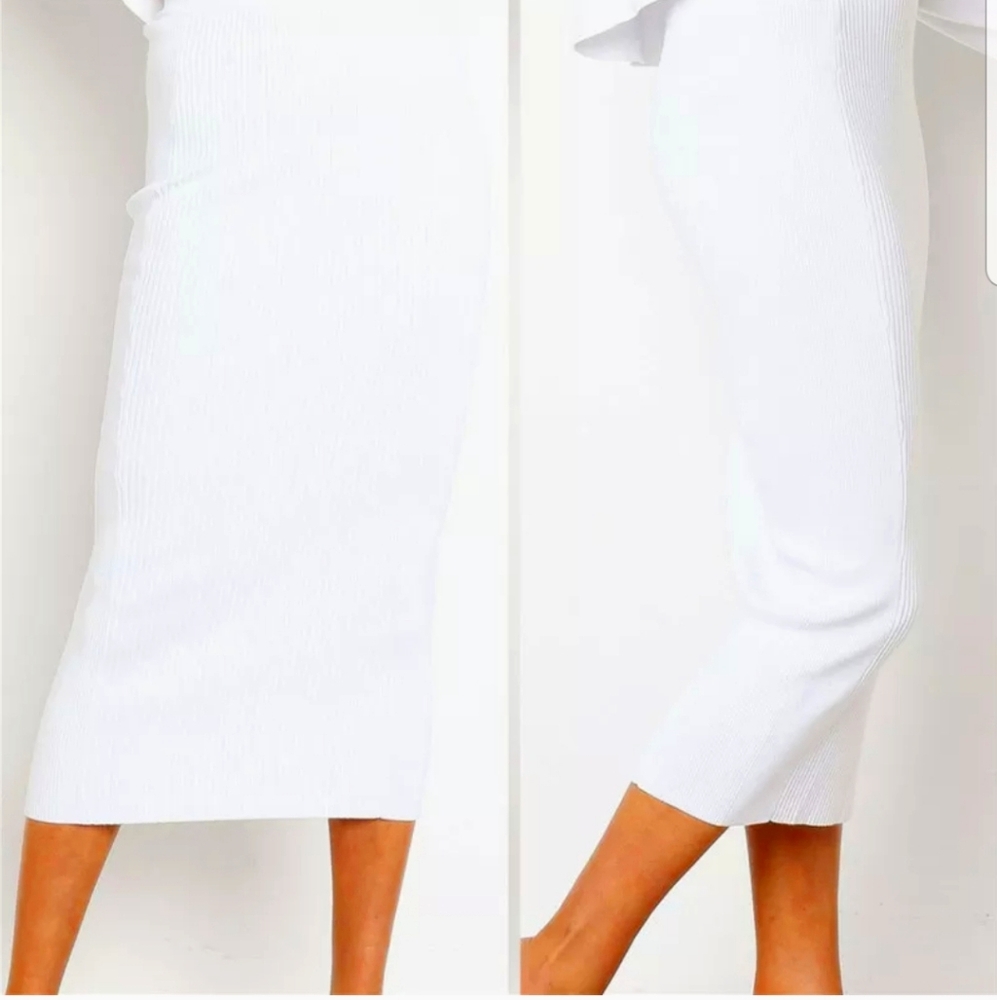 🥳HOST PICK!🥳 NWT bright white bodycon ribbed midi skirt